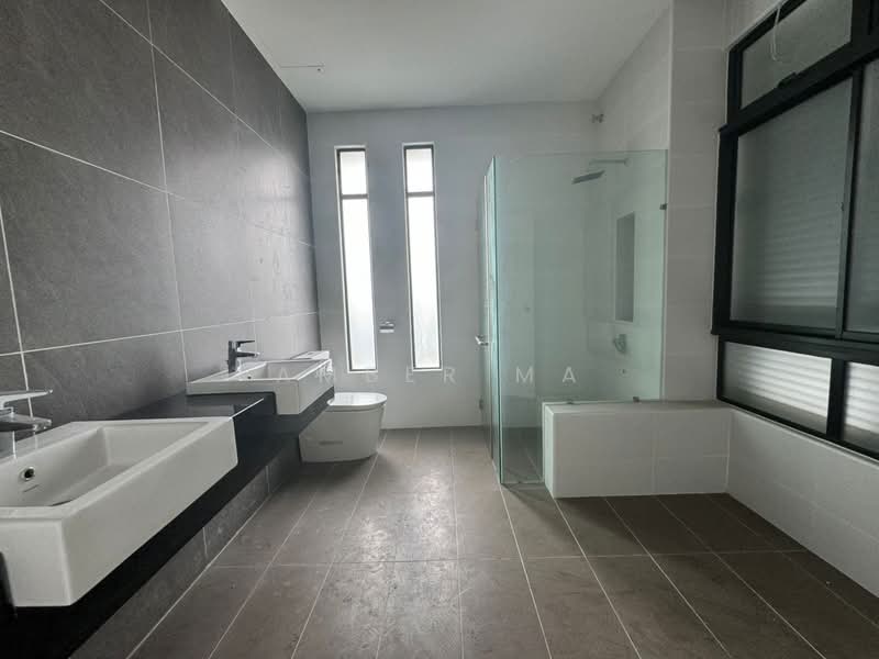 Semi-Detached House for Sale in Johor Bahru (Johor) - Amber Ma - Bathroom - PropertyGuru.com.my