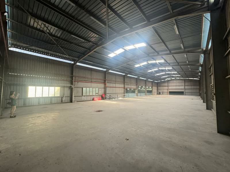 Warehouse for Rent in Sungai Buloh (Selangor) - Jenson Toh - Interior - PropertyGuru.com.my