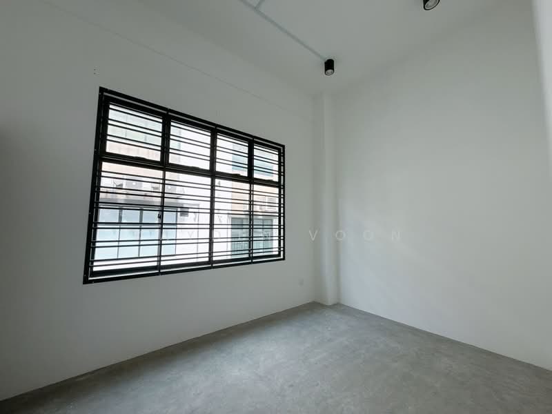 Pelangi Indah Jalan Cantik 20 Three Storey Shop lot ground floor untuk Untuk Disewa - RM 4,200 /bulan, Apr 2026 - Interior - PropertyGuru.com.my