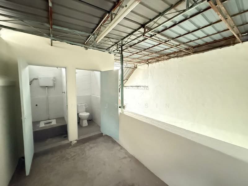 Shop for Rent in George Town (Penang) - Ng Jit Sin - Bathroom - PropertyGuru.com.my