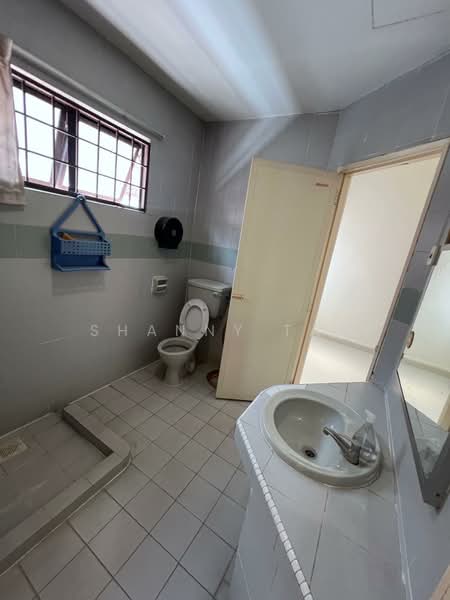 Terraced House for Sale in Bandar Sungai Long (Selangor) - Shanny Tan - Bathroom - PropertyGuru.com.my