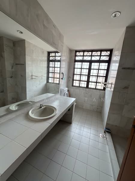 Terraced House for Sale in Bandar Sungai Long (Selangor) - Shanny Tan - Bathroom - PropertyGuru.com.my