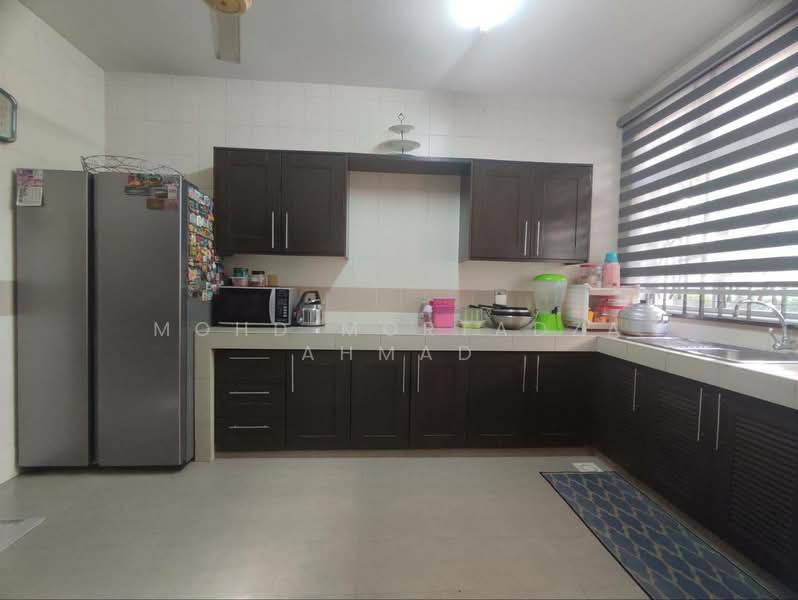Semi-Detached House for Sale in Presint 15 (Putrajaya) - Mohd Mortadza Ahmad - Kitchen - PropertyGuru.com.my