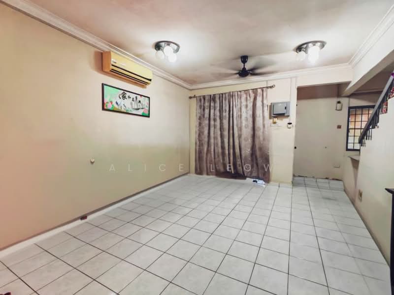 2-storey Terraced House for Sale in TAMAN PUCHONG UTAMA (Puchong) - Alice Leow - Living Room - PropertyGuru.com.my