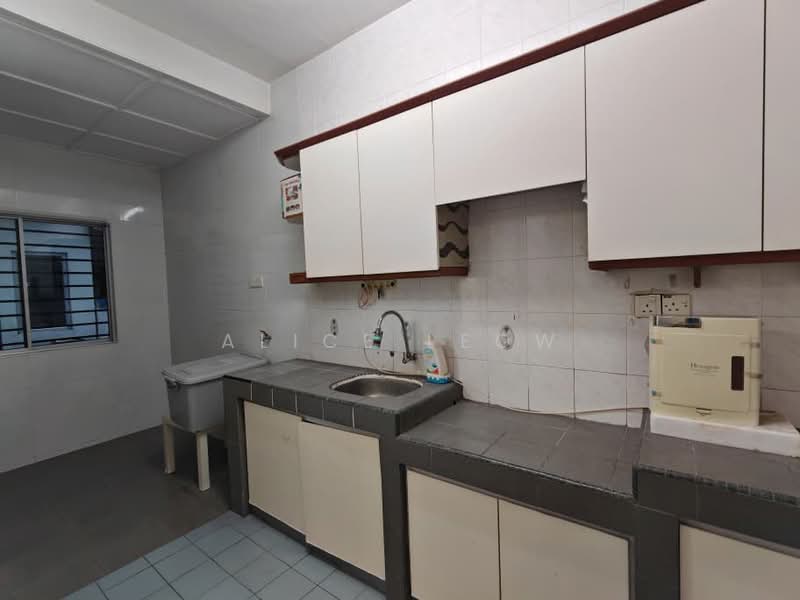 2-storey Terraced House for Sale in TAMAN PUCHONG UTAMA (Puchong) - Alice Leow - Kitchen - PropertyGuru.com.my