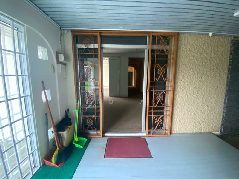 Single storey bangolow for rent at kuching Tabuan jaya I braco opesite untuk Untuk Disewa - RM 5,000 /bulan, Apr 2026 - Entrance - PropertyGuru.com.my