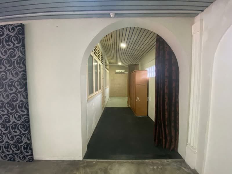 Single storey bangolow for rent at kuching Tabuan jaya I braco opesite untuk Untuk Disewa - RM 5,000 /bulan, Apr 2026 - Corridor - PropertyGuru.com.my