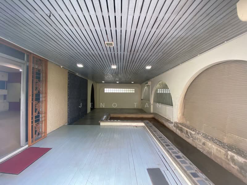 Single storey bangolow for rent at kuching Tabuan jaya I braco opesite untuk Untuk Disewa - RM 5,000 /bulan, Apr 2026 - Entrance - PropertyGuru.com.my