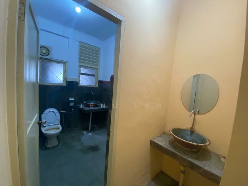 Single storey bangolow for rent at kuching Tabuan jaya I braco opesite untuk Untuk Disewa - RM 5,000 /bulan, Apr 2026 - Bathroom - PropertyGuru.com.my