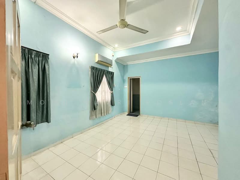 Semi-Detached House for Sale in Kajang (Selangor) - Mohd Nazri Roslan - Living Room - PropertyGuru.com.my