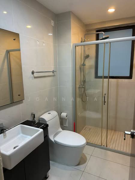 Condominium for Rent at Bay Laurel @ Country Garden Danga Bay - Joanna Tai - Bathroom - PropertyGuru.com.my