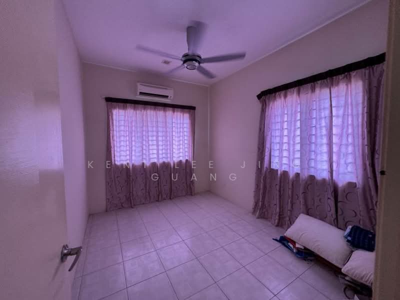 2-storey Terraced House for Sale in Bandar Nusa Rhu (Shah Alam) - Kent Lee Jing Guang - Bedroom - PropertyGuru.com.my