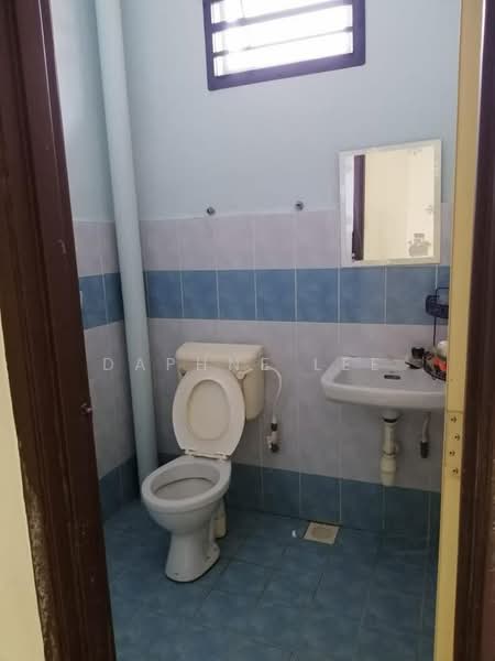 2-storey Terraced House for Rent in Taman Bestari Indah (Ulu Tiram) - Daphne Lee - Bathroom - PropertyGuru.com.my