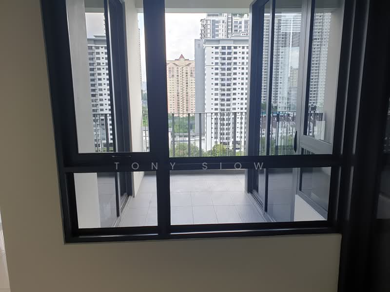 Kondominium untuk Dijual di Verdana - Tony Siow - Balcony - PropertyGuru.com.my