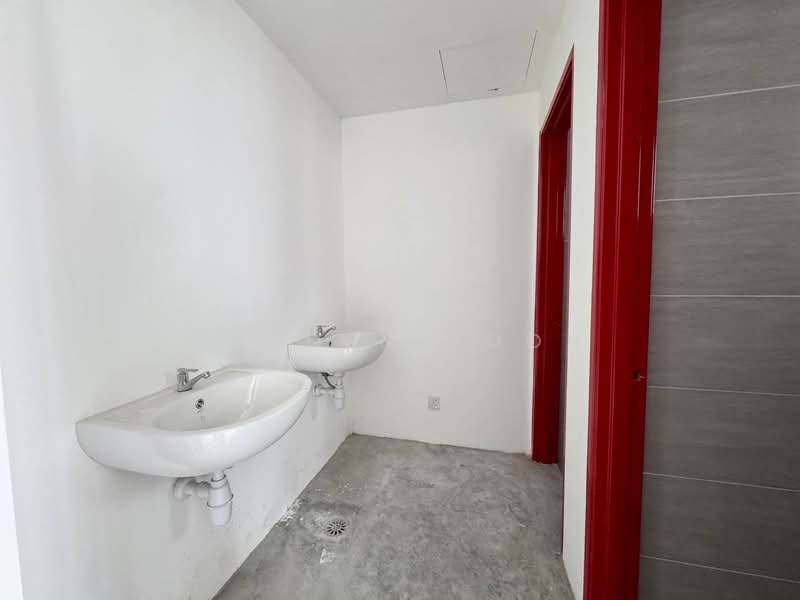 Shop for Rent in Tampoi (Johor) - Kayden Voon - Bathroom - PropertyGuru.com.my