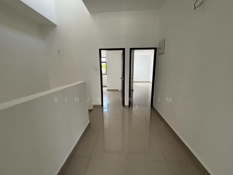2-storey Terraced House for Sale in Bandar Dato Onn (Tebrau) - Benjamin Lim - Corridor - PropertyGuru.com.my
