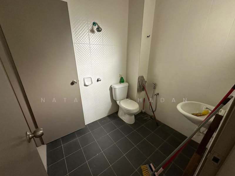 2-storey Terraced House for Sale in Aman Putri (Sungai Buloh) - Natasha Shadan - Bathroom - PropertyGuru.com.my