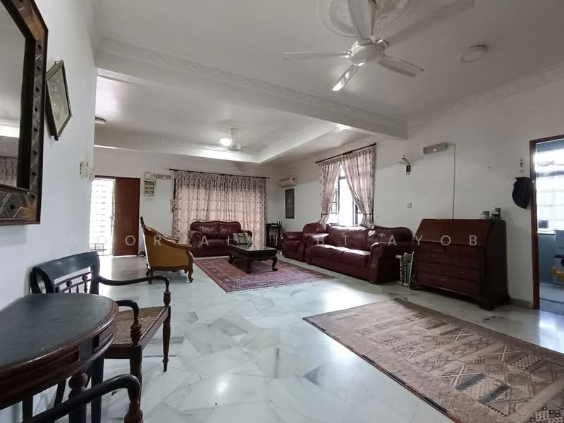 Bungalow for Sale in Seksyen 9 (Shah Alam) - Noor Aini Bt Ayob - Living Room - PropertyGuru.com.my