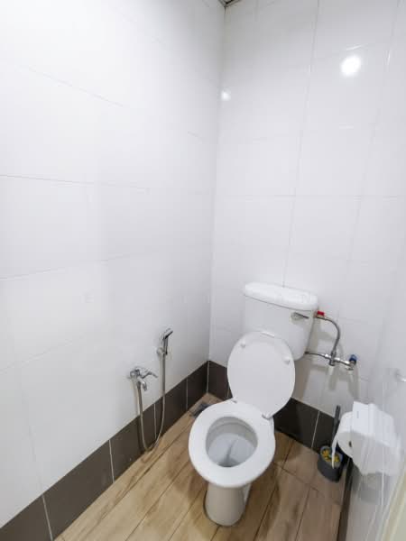 Shop / Office for Rent in Kampung Sungai Kayu Ara (Petaling Jaya) - Esther Tan - Bathroom - PropertyGuru.com.my