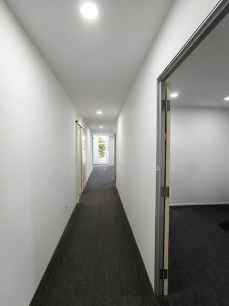 Shop / Office for Rent in Kampung Sungai Kayu Ara (Petaling Jaya) - Esther Tan - Corridor - PropertyGuru.com.my