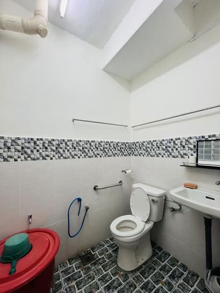 2-storey Terraced House for Sale in Tampin (Negeri Sembilan) - Camie Goh - Bathroom - PropertyGuru.com.my