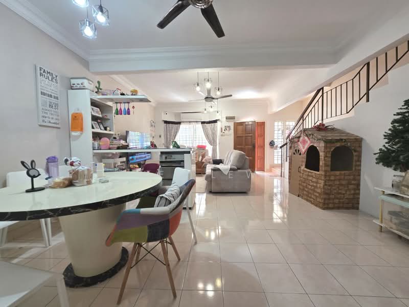2-storey Terraced House for Sale in Taman Segar Perdana (Cheras) - Ken Lew - Living Room - PropertyGuru.com.my