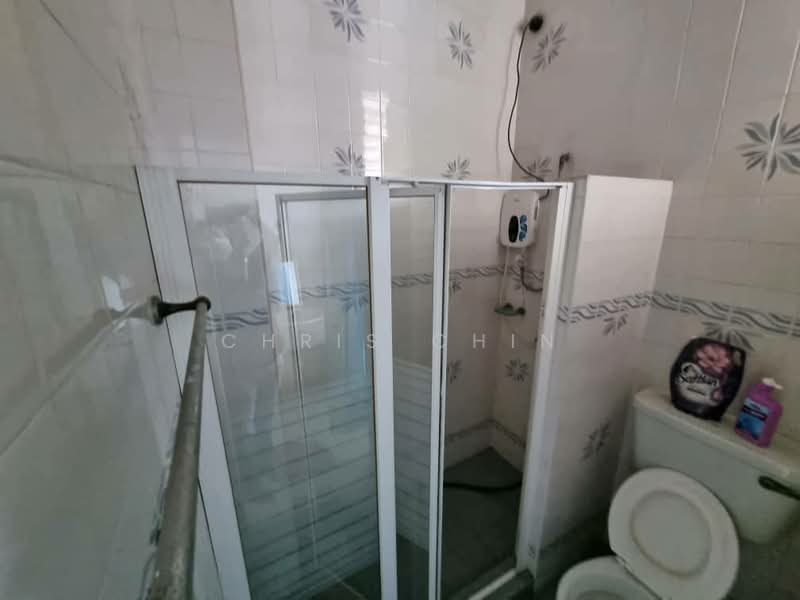 Taman Molek untuk Untuk Dijual - RM 650,000, Apr 2026 - Bathroom - PropertyGuru.com.my