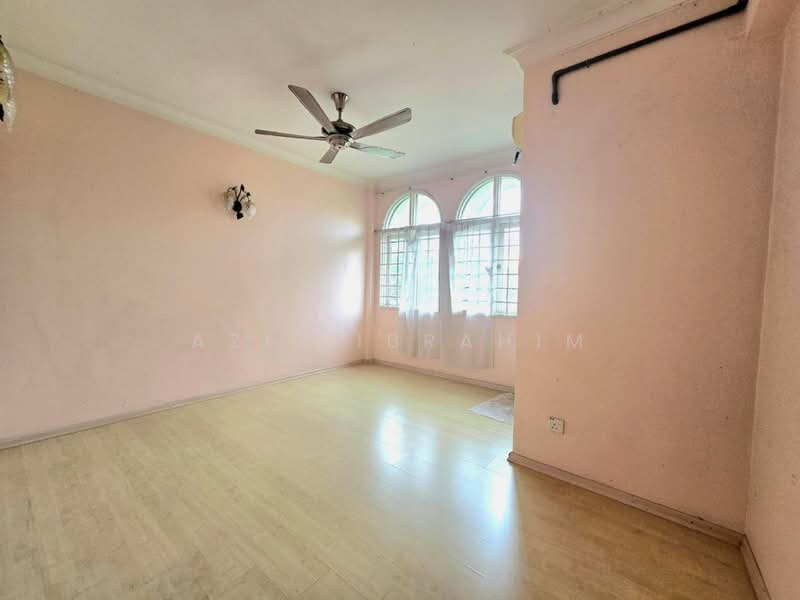 Intan Apartment untuk Untuk Dijual - RM 367,000, Apr 2026 - Living Room - PropertyGuru.com.my