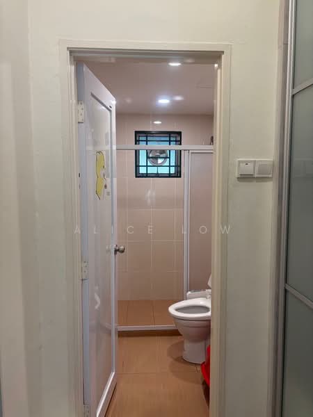 Service Residence for Sale at OUG Parklane - Alice Low - Bathroom - PropertyGuru.com.my