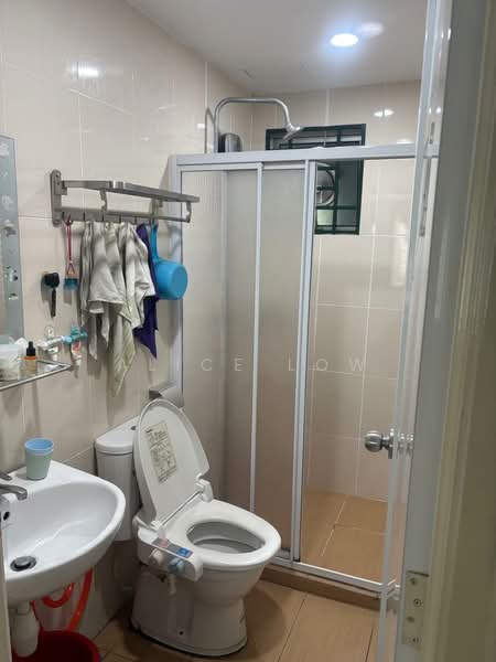 Service Residence for Sale at OUG Parklane - Alice Low - Bathroom - PropertyGuru.com.my