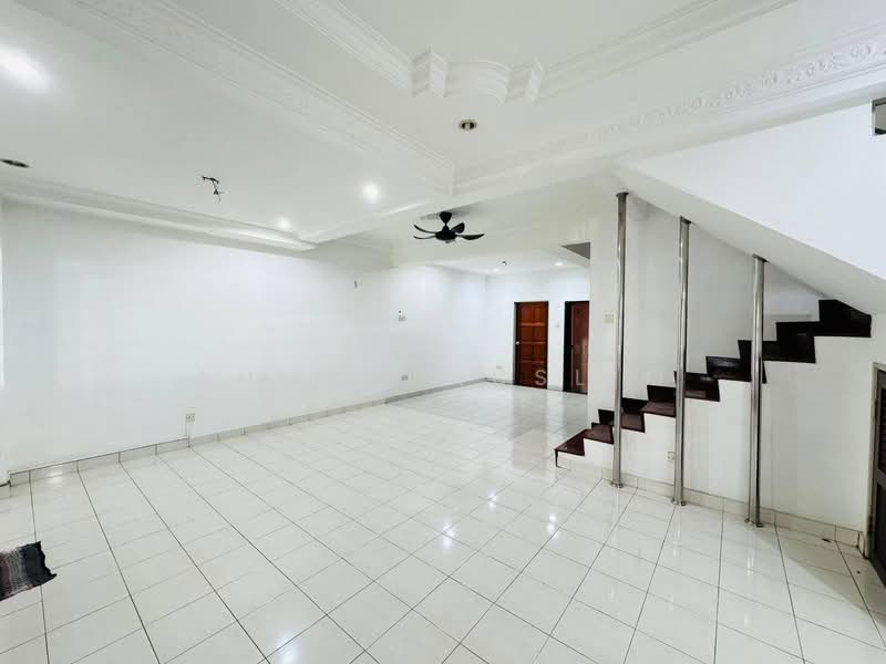 Seksyen U5 untuk Untuk Dijual - RM 635,000, Apr 2026 - Living Room - PropertyGuru.com.my