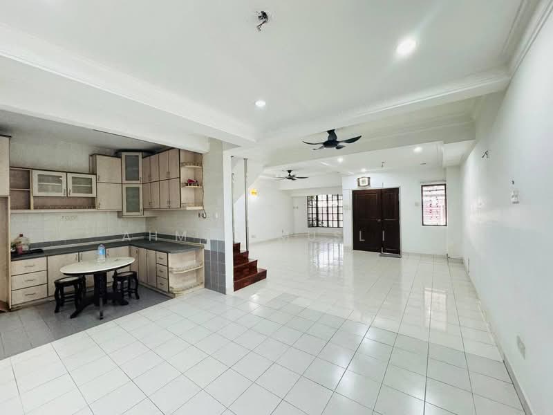 Seksyen U5 untuk Untuk Dijual - RM 635,000, Apr 2026 - Kitchen - PropertyGuru.com.my