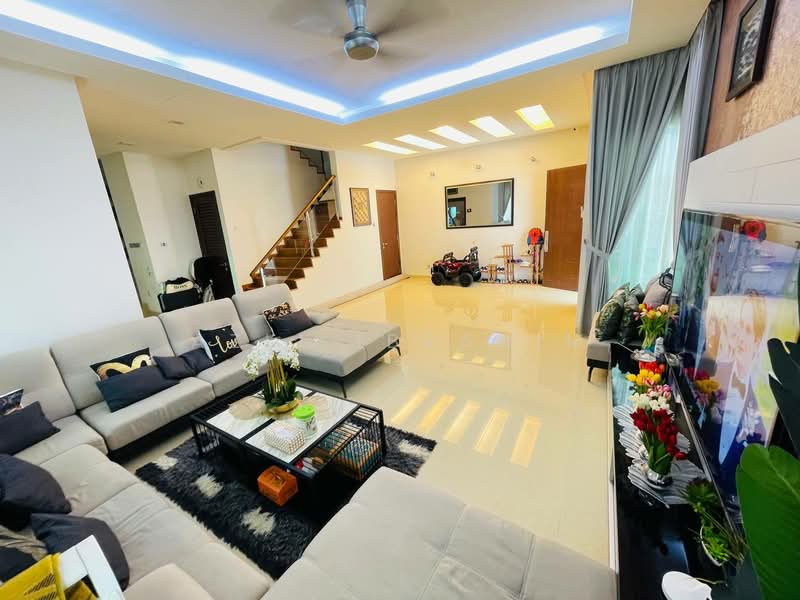 Semi-Detached House for Sale in Taman Beverly Height (Ulu Kelang) - Azli Ibrahim - Living Room - PropertyGuru.com.my