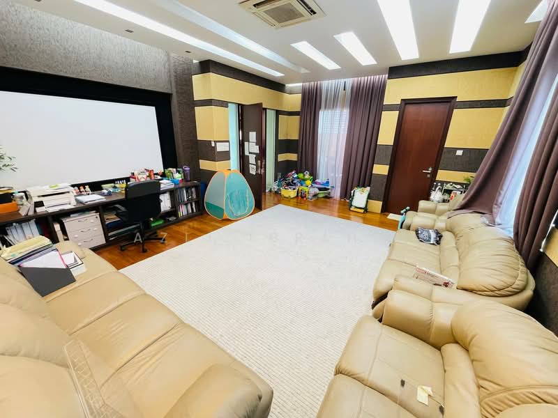 Semi-Detached House for Sale in Taman Beverly Height (Ulu Kelang) - Azli Ibrahim - Living Room - PropertyGuru.com.my