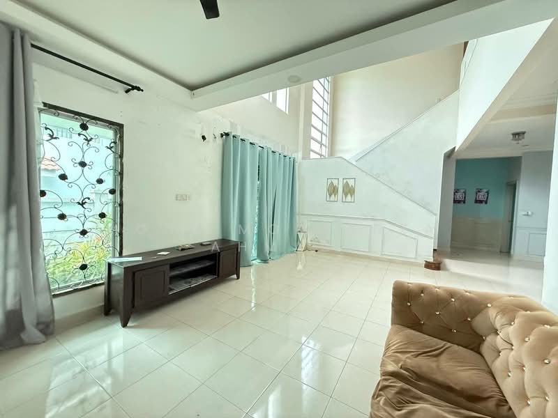 Rumah Banglo untuk Dijual di Taman Cenderawasih (Rasah) - Mohd Mortadza Ahmad - Living Room - PropertyGuru.com.my