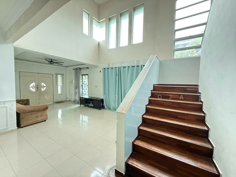 Rumah Banglo untuk Dijual di Taman Cenderawasih (Rasah) - Mohd Mortadza Ahmad - Living Room - PropertyGuru.com.my