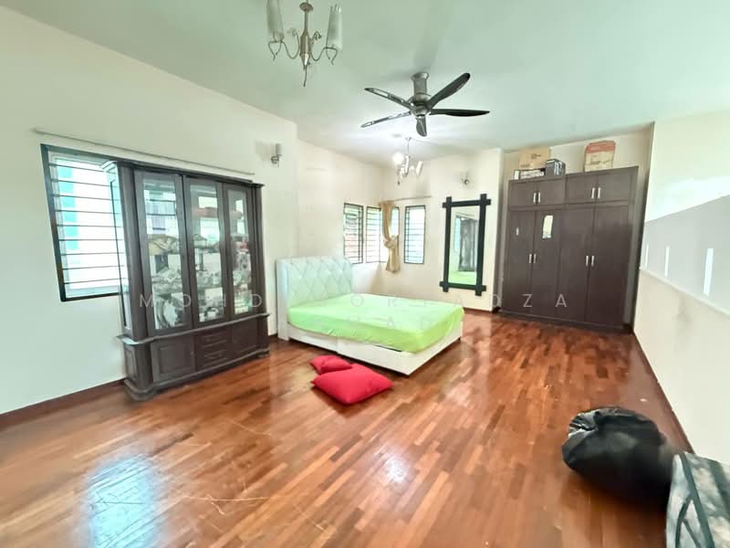 Rumah Banglo untuk Dijual di Taman Cenderawasih (Rasah) - Mohd Mortadza Ahmad - Bedroom - PropertyGuru.com.my
