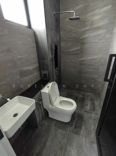 Semi-Detached House for Rent in Setia Tropika (Johor Bahru) - Roselynn Chai - Bathroom - PropertyGuru.com.my
