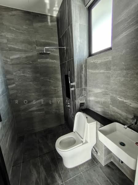 Semi-Detached House for Rent in Setia Tropika (Johor Bahru) - Roselynn Chai - Bathroom - PropertyGuru.com.my