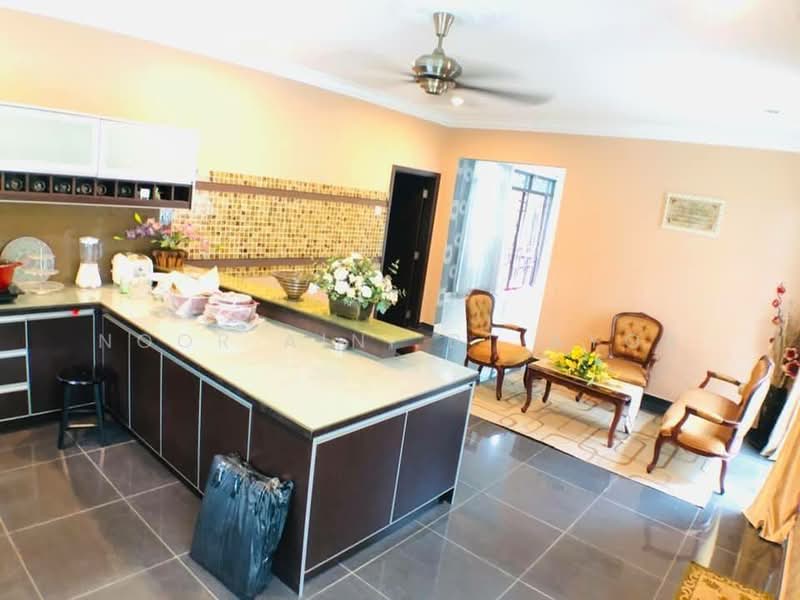 EXCLUSIVE 3.5 Bungalow Country Heights Kajang FULLY FURNISHED untuk Untuk Dijual - RM 4,700,000, Apr 2026 - Kitchen - PropertyGuru.com.my