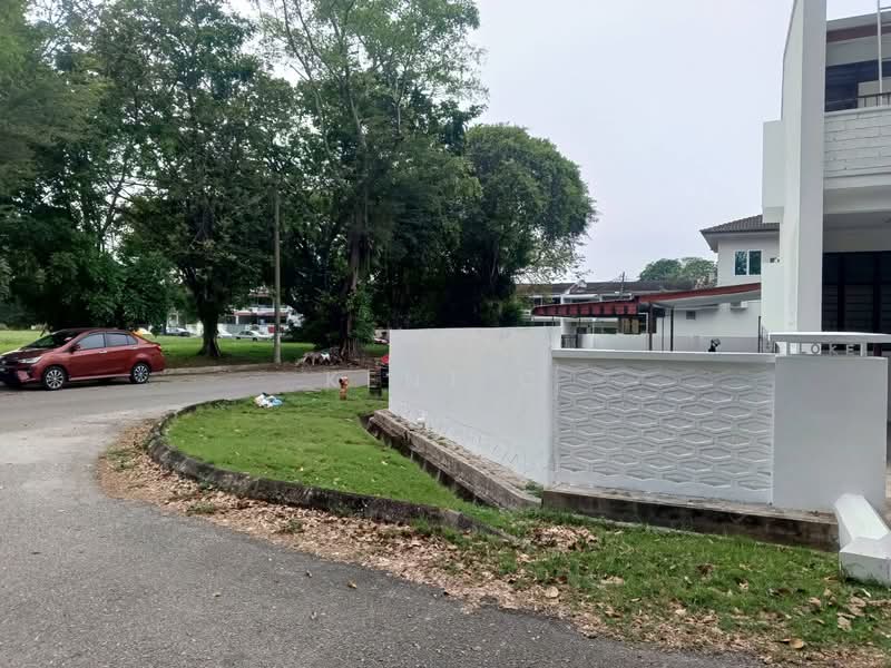 2-storey Terraced House for Sale in Taman Canning (Ipoh) - Kent C - Exterior - PropertyGuru.com.my