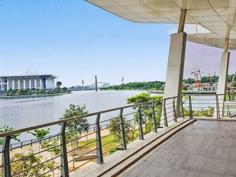 Shop / Office for Rent in Presint 8 (Putrajaya) - Sahiful Amre - Balcony - PropertyGuru.com.my