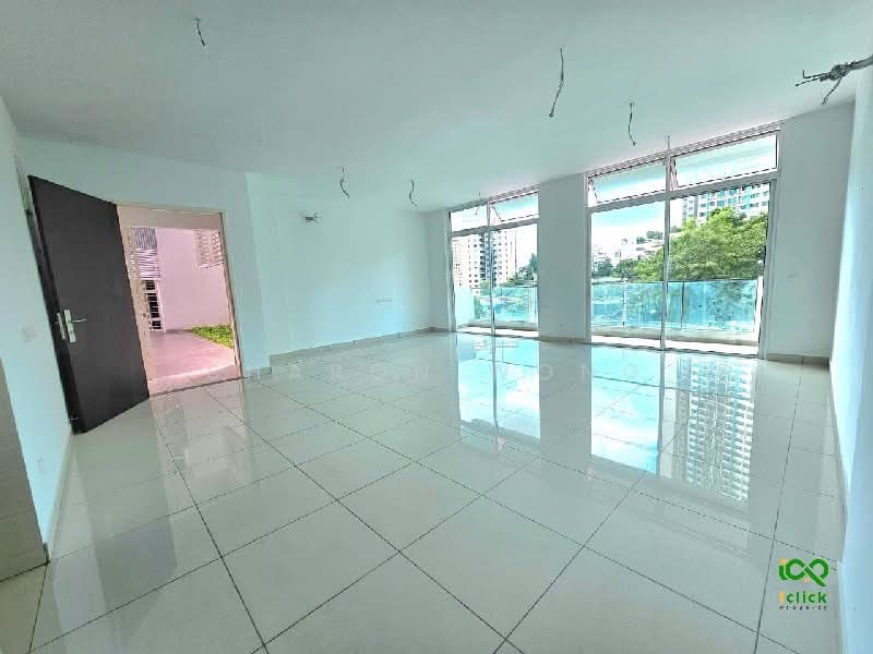 Kediaman Servis untuk Dijual di Setia Tri-angle - Sharon Wong - Living Room - PropertyGuru.com.my