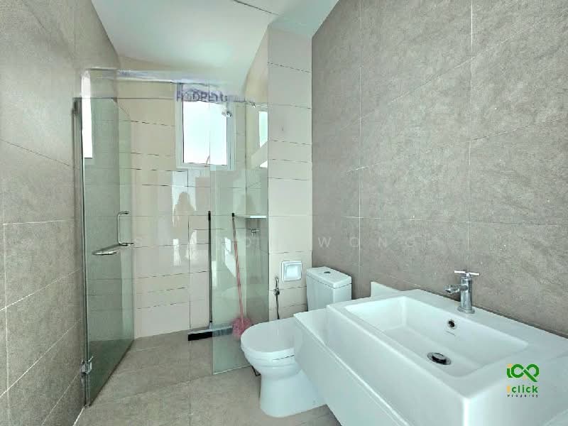 Kediaman Servis untuk Dijual di Setia Tri-angle - Sharon Wong - Bathroom - PropertyGuru.com.my