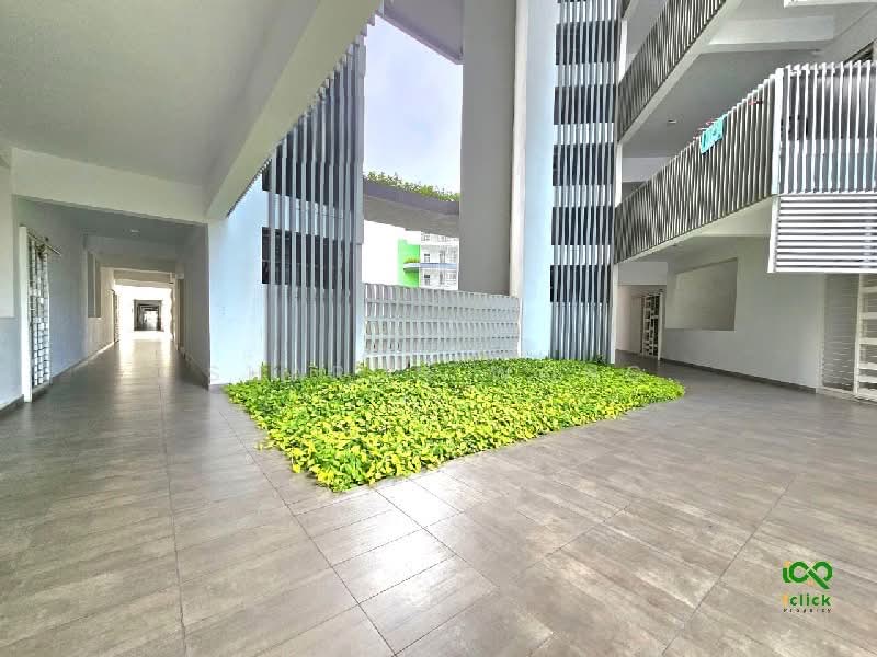 Kediaman Servis untuk Dijual di Setia Tri-angle - Sharon Wong - Corridor - PropertyGuru.com.my