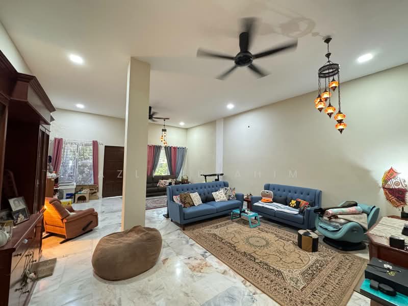 2.5-storey Terraced House for Sale in Taman Bukit Utama (Ulu Kelang) - Azli Ibrahim - Living Room - PropertyGuru.com.my