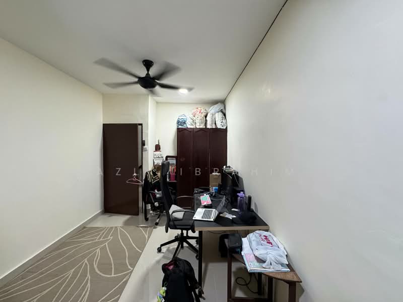 2.5-storey Terraced House for Sale in Taman Bukit Utama (Ulu Kelang) - Azli Ibrahim - Study - PropertyGuru.com.my