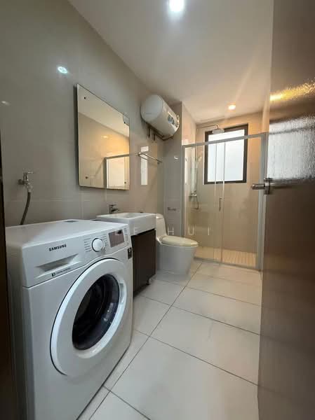 Condominium for Rent at Amberside @ Country Garden Danga Bay - Jee Hui - Bathroom - PropertyGuru.com.my