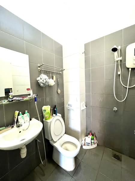 2.5-storey Terraced House for Sale in Masai (Johor) - Chris Liew - Bathroom - PropertyGuru.com.my