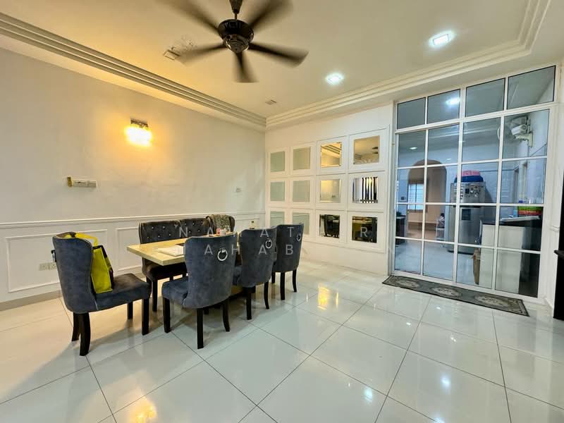 Rumah Teres 2 Tingkat untuk Dijual di Shah Alam (Selangor) - Nahathir Shahabudin - Dining Room - PropertyGuru.com.my